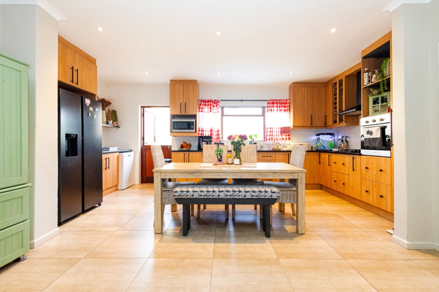 4 Bedroom Property for Sale in Stellenridge Western Cape